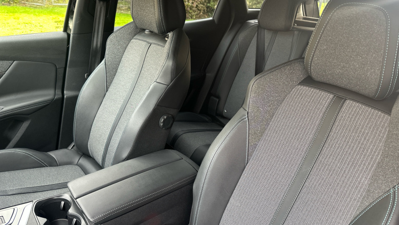 Peugeot 3008 1.2 Hybrid 136 Allure Premium+ 5dr e-DSC6 Petrol Estate